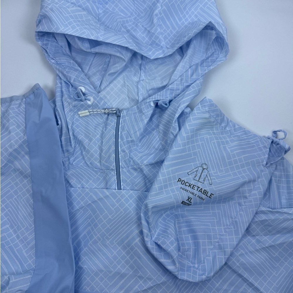 NWOT: Uniqlo Sky Blue Pocketable Parka - Picture 7 of 7